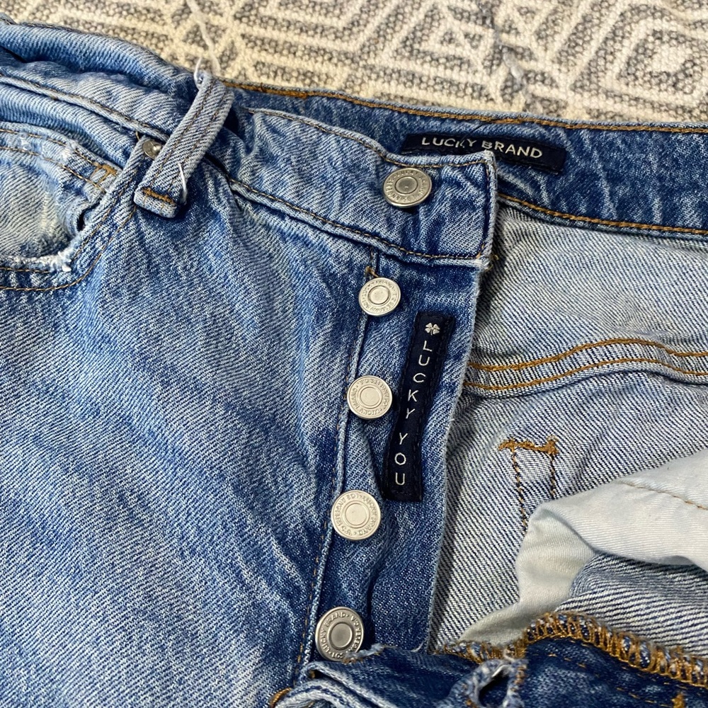 Lucky Brand Cropped High Rise Mom Jeans - Picture 14 of 14